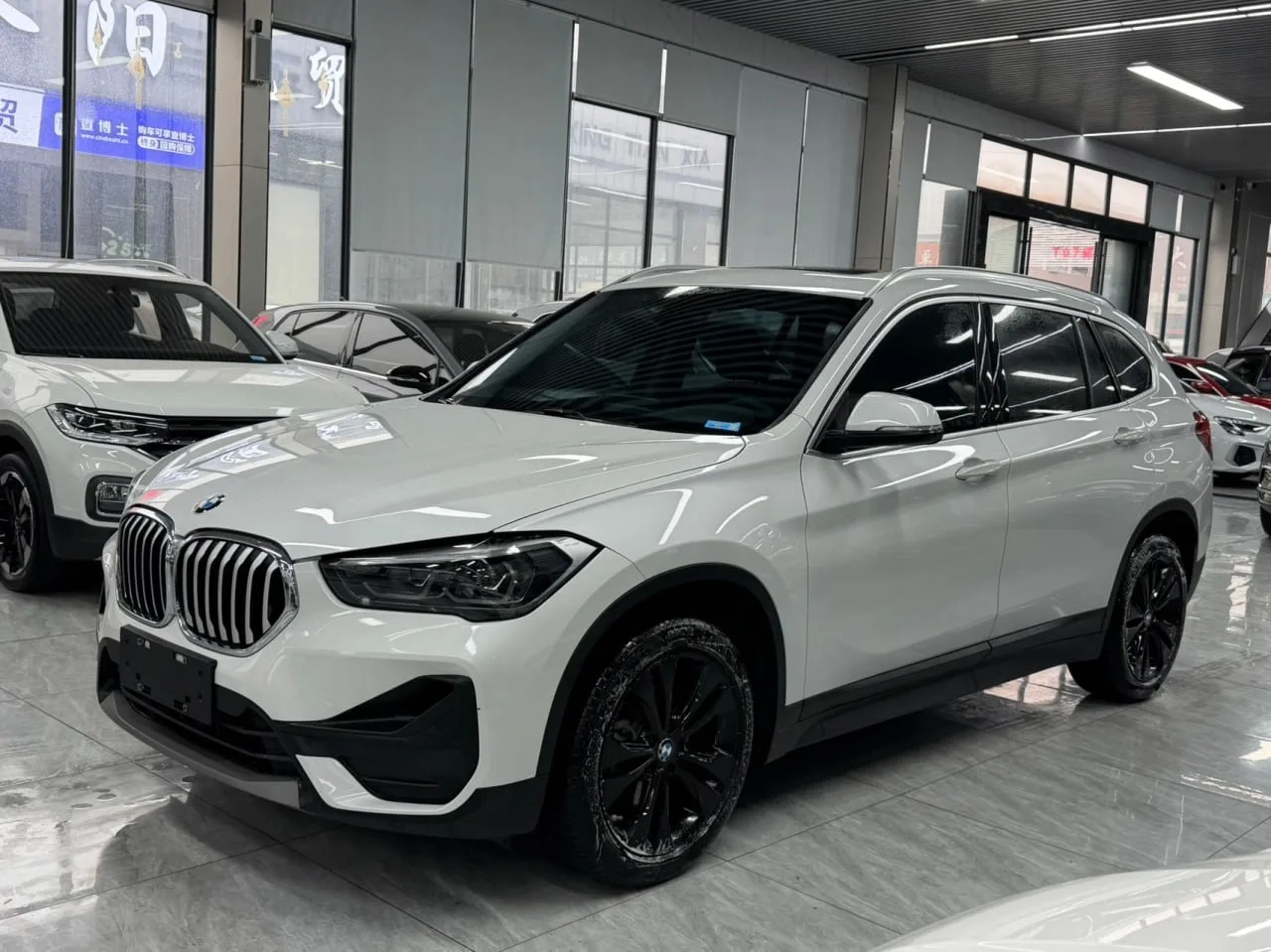 BMW X1 2021 год пробег до 120000 км