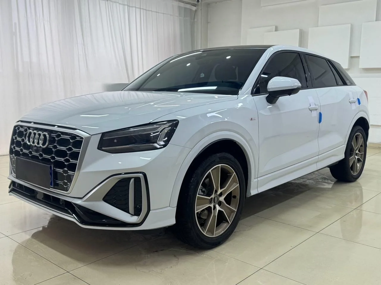 AUDI Q2L 2022 год пробег до 100000 км