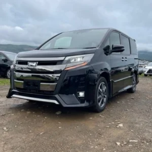 Toyota Noah 2.0 Si WxB III 2019 год пробег до 100000 км